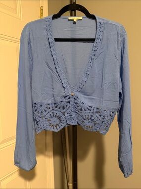 Love Tree Blue Crochet Hem Long Sleeve Crop Top